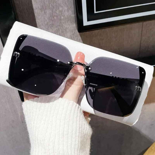 2026 New Fashion Cool Sunglasses Women Luxury Brand Letters Anti Strong Light Vintage Rimless Sun Glasses Ladies Gafas UV400